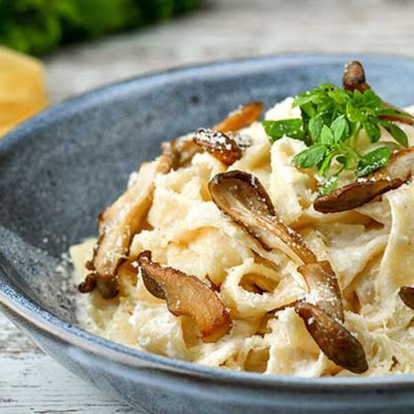 Pašta z bukovimi ostrigarji.